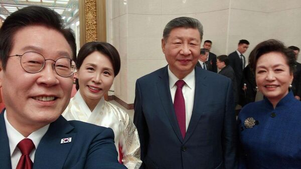 【「一生に一度」の自撮りしましょう】 - Sputnik 日本