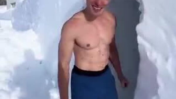 🇷🇺 💪カムチャッカから届くニュースには驚きの連続。スポーツジムのメンバーらは、入り口に到達するために、延々と長いトンネルを掘削。 - Sputnik 日本