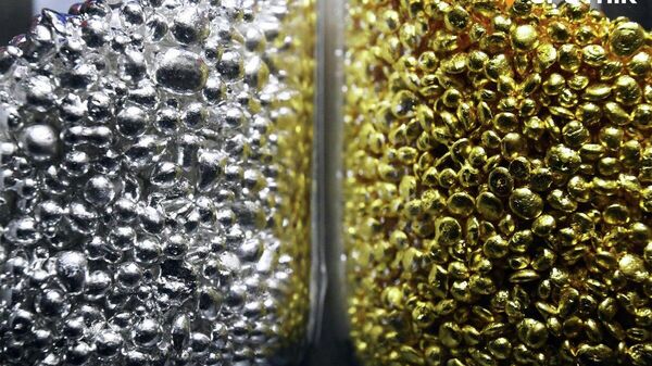 【金価格、今年も高値維持 仮想通貨は「ブラックスワン」に？】 - Sputnik 日本