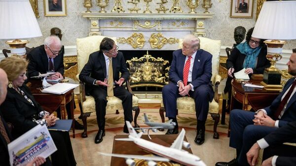 【コロンビア大統領が米大統領と初の会談、「前向きだった」】 - Sputnik 日本