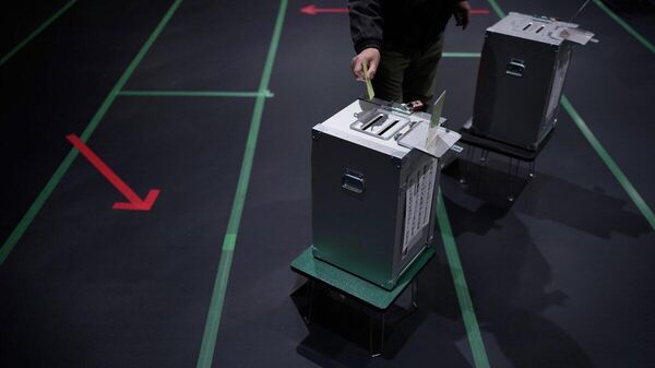 【衆院選 自民党が単独で過半数獲得の見通し＝報道】 - Sputnik 日本