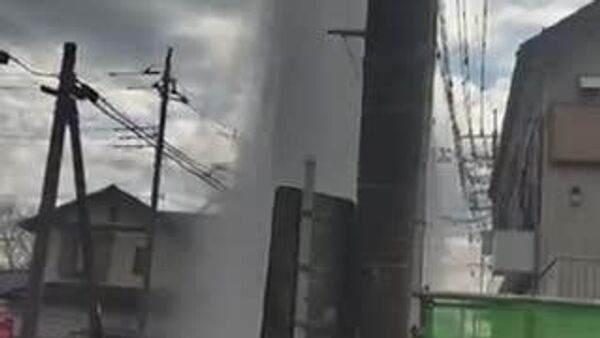 【川口市で水道管破裂か 道路が巨大噴水に】 - Sputnik 日本