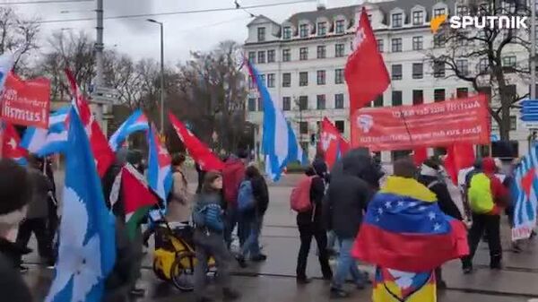 【ミュンヘン安全保障会議の開催受け抗議活動、ロシアとの和平交渉を訴え】 - Sputnik 日本