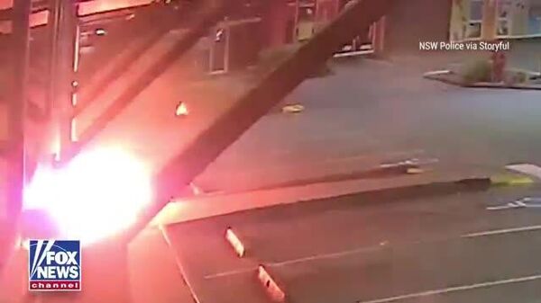 【盗みに入った男、自分の服に火が燃え移る】 - Sputnik 日本