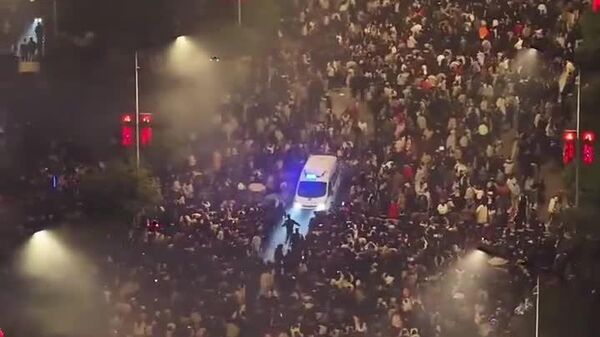 【中国 春節祝う30万人が救急車に道を開けた】 - Sputnik 日本
