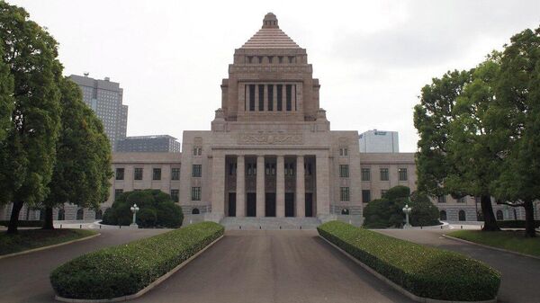 【公立中学の定員を1クラス35人以下に、閣議決定】 - Sputnik 日本