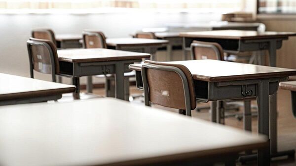 【困窮世帯の約4割が進学費用のため借金や節約】 - Sputnik 日本