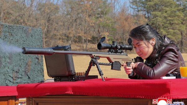 【金正恩と娘が最新の狙撃銃を試し撃ち】 - Sputnik 日本