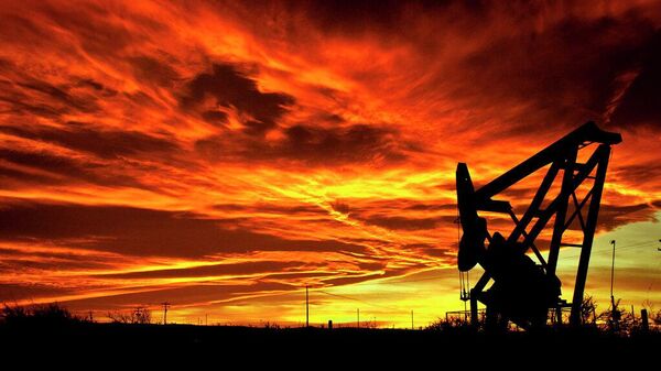 【原油価格が10〜12％急騰 日経平均も大幅下落】 - Sputnik 日本