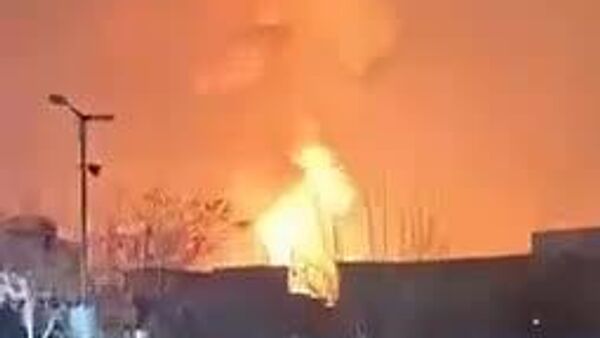 【イスラエルがイランの石油貯蔵施設を攻撃 「紛争の新たな段階」＝米報道】 - Sputnik 日本