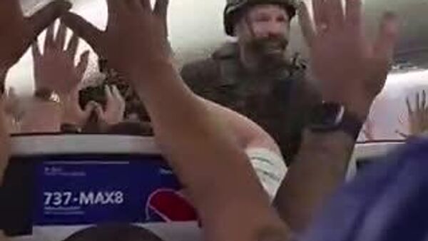 【「手を挙げろ！」 民間機内に爆弾？ それとも誤解？？】 - Sputnik 日本