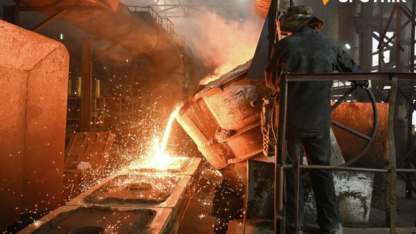 【2月の露日貿易額、25%増 自動車＋70%、鉄鋼輸入量は6倍超に】 - Sputnik 日本