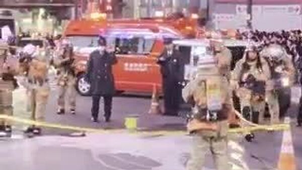 🧯 すでに消火は完了しており、現在、規制線が張られ、警察が出火の原因を調べている。 - Sputnik 日本