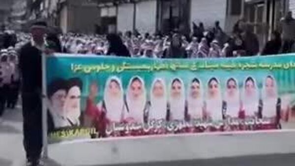 【インドの生徒たち、イラン南部小学校空爆の犠牲者を追悼】 - Sputnik 日本