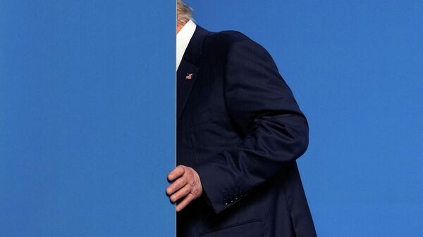 President Donald Trump leaves after a media conference at the end of the NATO summit in The Hague, Netherlands, Wednesday, June 25, 2025. - Sputnik 日本