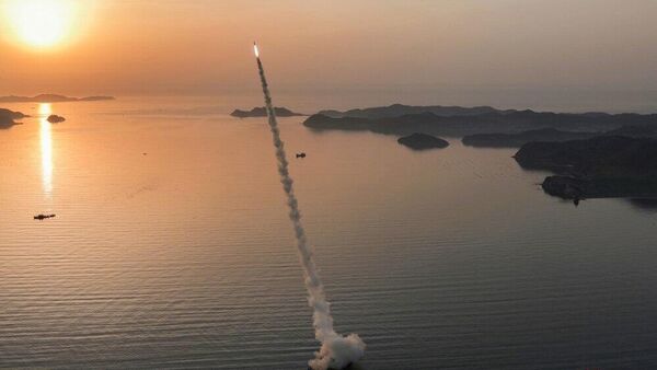 【北朝鮮、改良型弾道ミサイルでクラスター弾頭を検証】 - Sputnik 日本