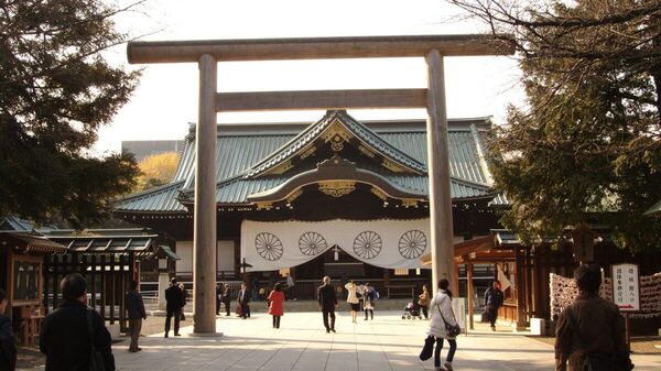 【高市首相、靖国神社に真榊奉納 参拝見送りで慣例踏襲】 - Sputnik 日本