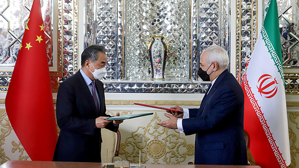 【中国とイラン 成熟までに長い時間がかかった「利害同盟」】（2/4） 中国とイランの経済関係は長い間「控え目」だった。中国からイランへの投資は、例えば、サウジアラビアやアラブ首長国連邦といった同地域の他の国々に対するものよりも少なかった。 - Sputnik 日本