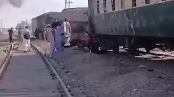 【パキスタン南西部 鉄道車両が爆発 死者16名】 - Sputnik 日本