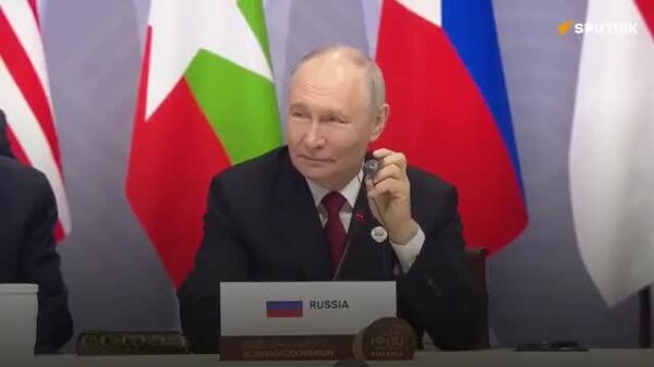 【プーチン大統領のアイコンタクトに注目 露ASEANサミット】 - Sputnik 日本