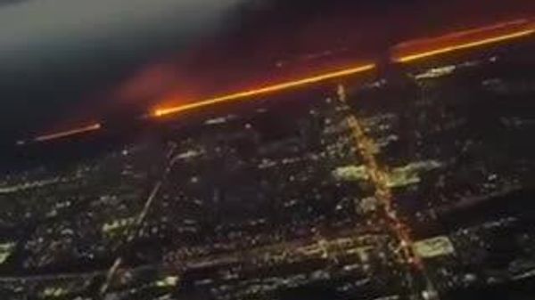 【黒煙が空を覆う フロリダで大規模な山火事】 - Sputnik 日本