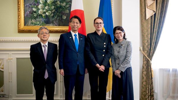 【宇首相が外務・経済産業副大臣と会談、日本による多大な支援に謝意を表明】 - Sputnik 日本