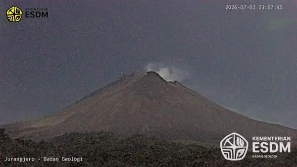 【インドネシアのムラピ山が噴火】 - Sputnik 日本