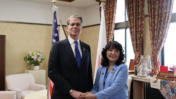 【片山財務相、日米協調の円買い介入を正式発表 「さらなる介入も躊躇せず」】 - Sputnik 日本