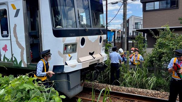 【横浜・こどもの国線で列車がトラックと接触】 - Sputnik 日本