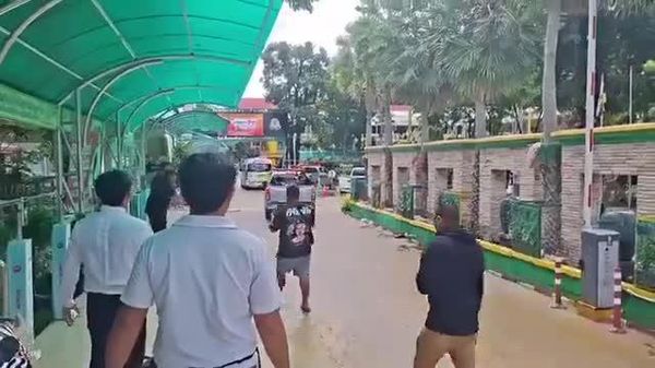 【タイ学校銃撃で17人死傷 犯人は子どもか】 - Sputnik 日本