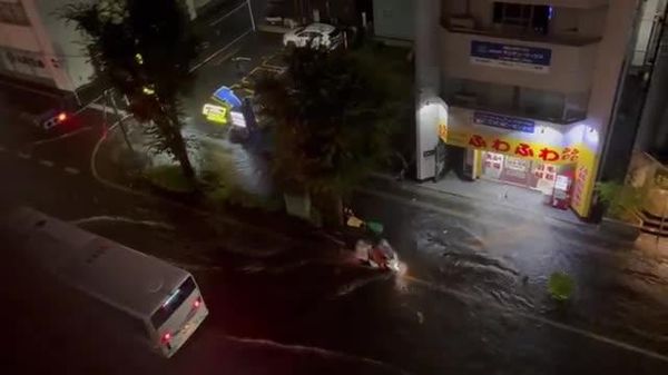 【避難指示 一時40万人超に】 13日からの大雨により、千葉県や茨城県、埼玉県で避難指示が出され、一時40万人を超えた。総務省消防庁が発表した14日午前0時時点の状況によると、市川市で1人が死亡した。 - Sputnik 日本