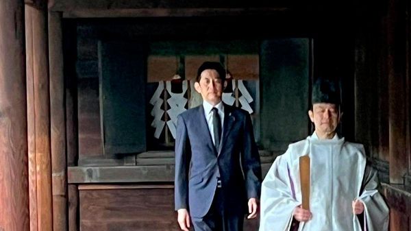 【自民・小林政調会長が靖国神社参拝 中国「強烈な抗議」、韓国も批判】 - Sputnik 日本