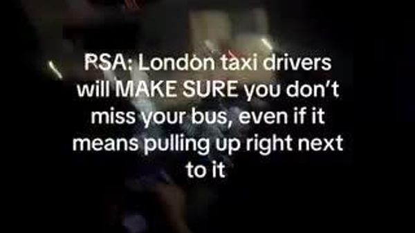 【「乗り遅れたバスに乗らせて！」 タクシー運転手が奮闘】 英ロンドンのタクシー運転手は、「珍しい依頼」を受けた。すでに乗車券を持っていたバスに若い男性が乗り遅れてしまったため、追いかけて乗車させてほしいというものだった。タクシー運転手はこの依頼を果たした。 - Sputnik 日本