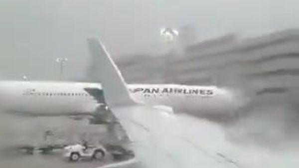 【羽田空港も雷雨で麻痺】 - Sputnik 日本