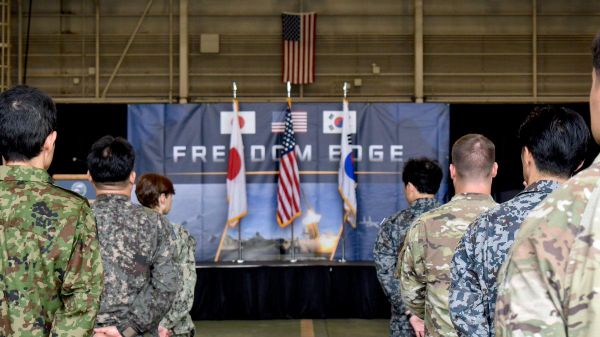 【日米韓が共同訓練を開始、北朝鮮が反発「強力な対応措置をとる」】 - Sputnik 日本