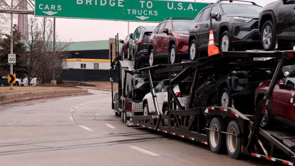 【視点】トランプ大統領、カナダ産製品に50％関税へ どうなる、日本車メーカー？ 日本のトヨタとホンダは深刻な打撃を受けるリスクに直面している。米国が2027年1月1日からカナダ産の自動車、自動車部品、スチールに対する関税を50％に引き上げると表明したからだ。 - Sputnik 日本