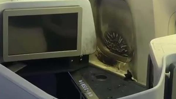 【飛行中にモバイルバッテリー発火 大西洋上で引き返す 航空会社の元社長が規則に違反】 - Sputnik 日本