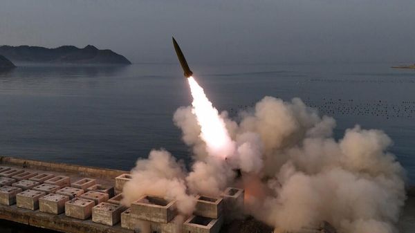 【北朝鮮が2度目の弾道ミサイルらしきものを発射＝海上保安庁】 - Sputnik 日本
