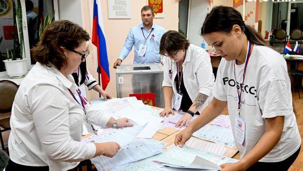 【露下院議員選挙、国内全地域で投票締め切り＝選管】 - Sputnik 日本