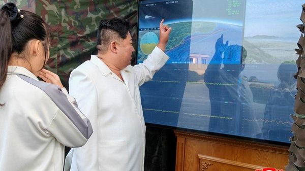 【金正恩氏、新型兵器システムの試験を視察】 - Sputnik 日本