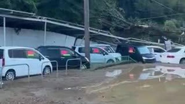 【台風25号 放置車両が至るところに】 - Sputnik 日本