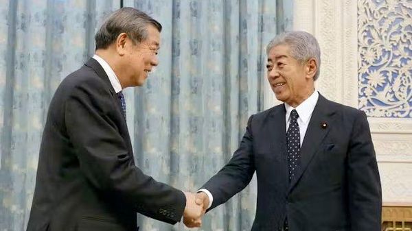【岩屋氏が中国政府高官と会談、手厚い歓迎】 - Sputnik 日本
