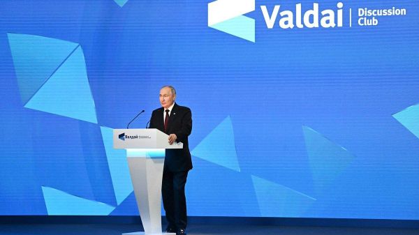 【プーチン露大統領、10月1日に討論クラブで演説】 日本時間10月1日夜遅くにプーチン大統領は第23回国際討論クラブ「バルダイ」年次総会の全体会合に出席する予定。ロシア大統領府が発表した。 全体会合のテーマは「未来への責任：可能性の限界か、それとも限界なき可能性か？」。 - Sputnik 日本