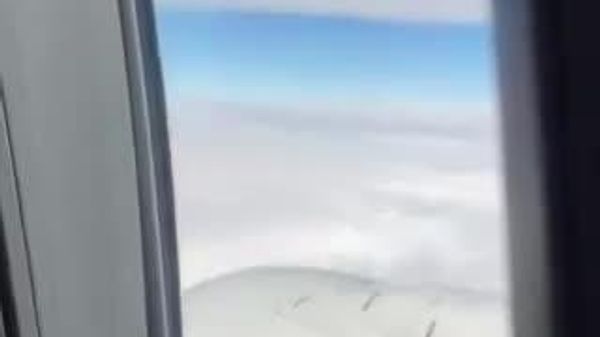 【小松空港、滑走路にひび割れ 発着便に影響】 石川県の小松空港で5日午前、滑走路にひび割れが見つかり、閉鎖された。発着便に到着地の変更などの影響が出ている。 - Sputnik 日本