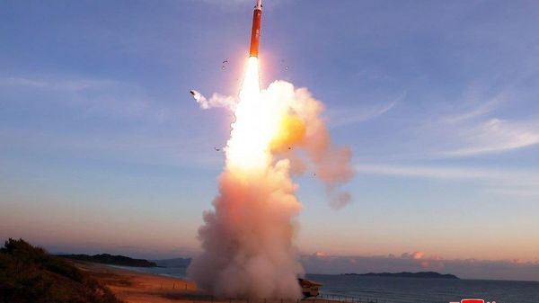 【北朝鮮、弾道ミサイル発射 韓国軍は900キロ以上飛行と発表】 - Sputnik 日本