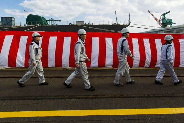 日本最大の護衛艦「いずも」が 就役 - Sputnik 日本