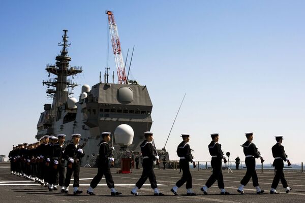 日本最大の護衛艦「いずも」が 就役 - Sputnik 日本