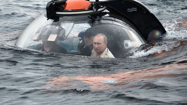 プーチン大統領、ソ連潜水艦の沈没地点まで潜水 - Sputnik 日本
