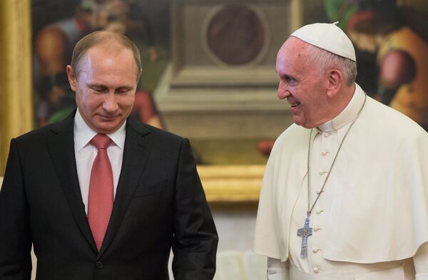 バチカンで会談するプーチン大統領とローマ法王フランシスコ - Sputnik 日本