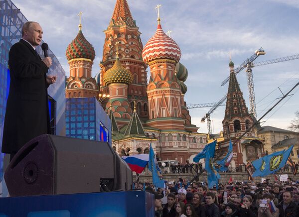 クリミアのロシアへの再統合から１年を記念したミニコンサート「私たちは一緒」でのプーチン大統領 - Sputnik 日本